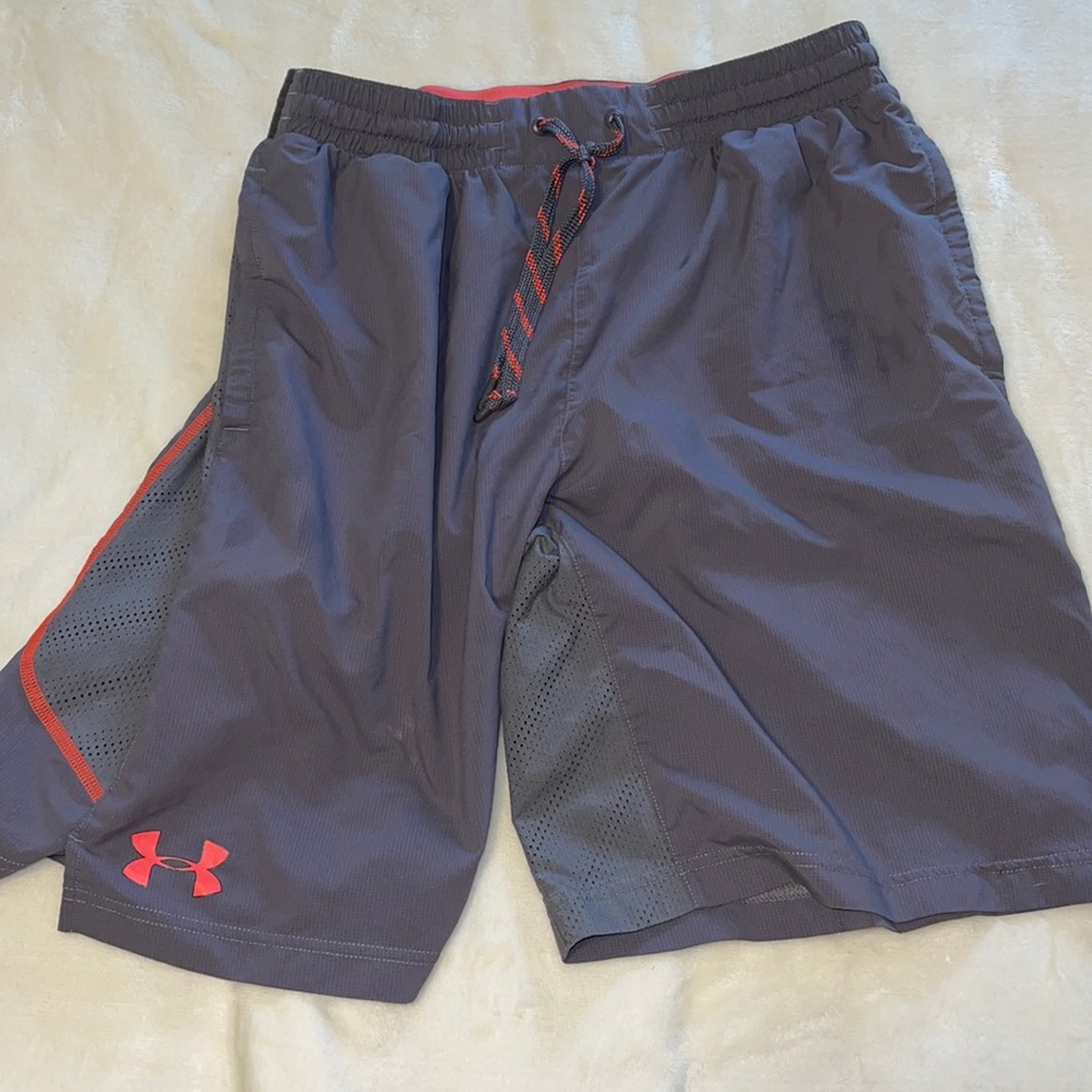 Under Armor workout shorts m’s large, light & wicking